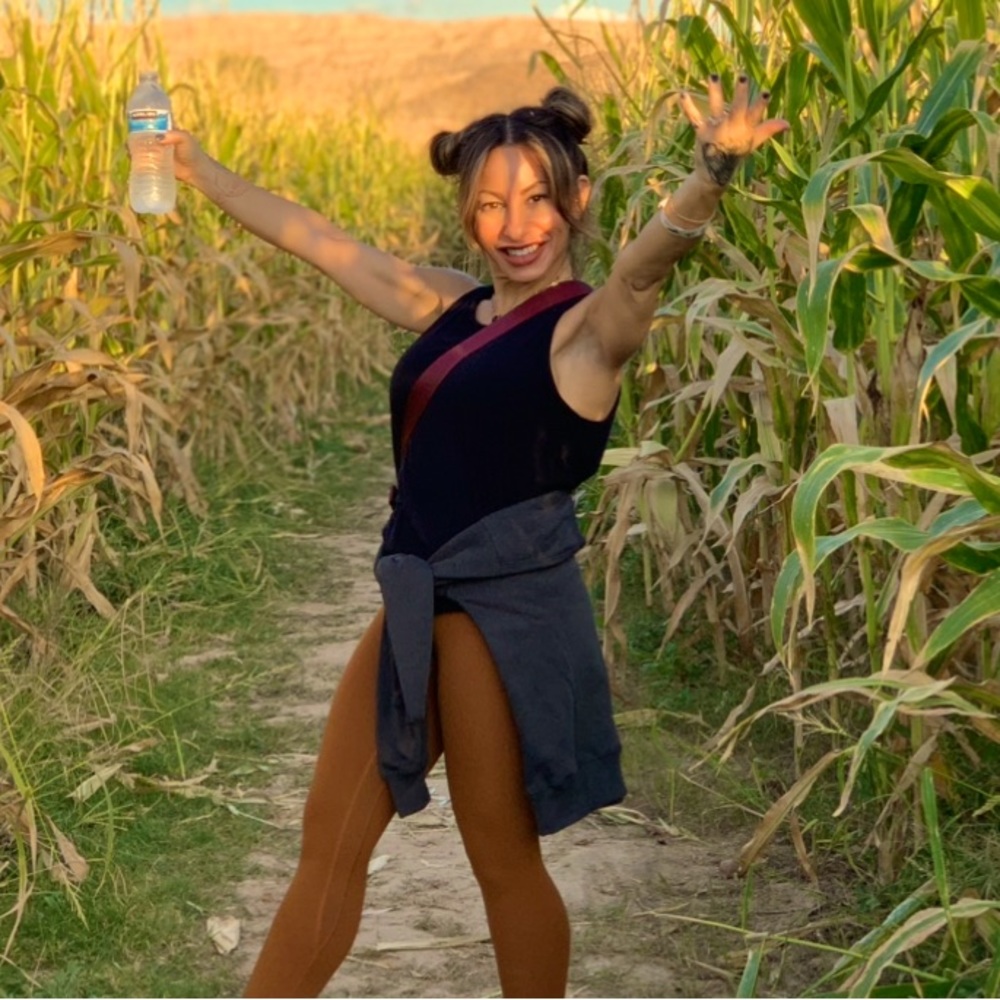 Meet your Posher, Honii